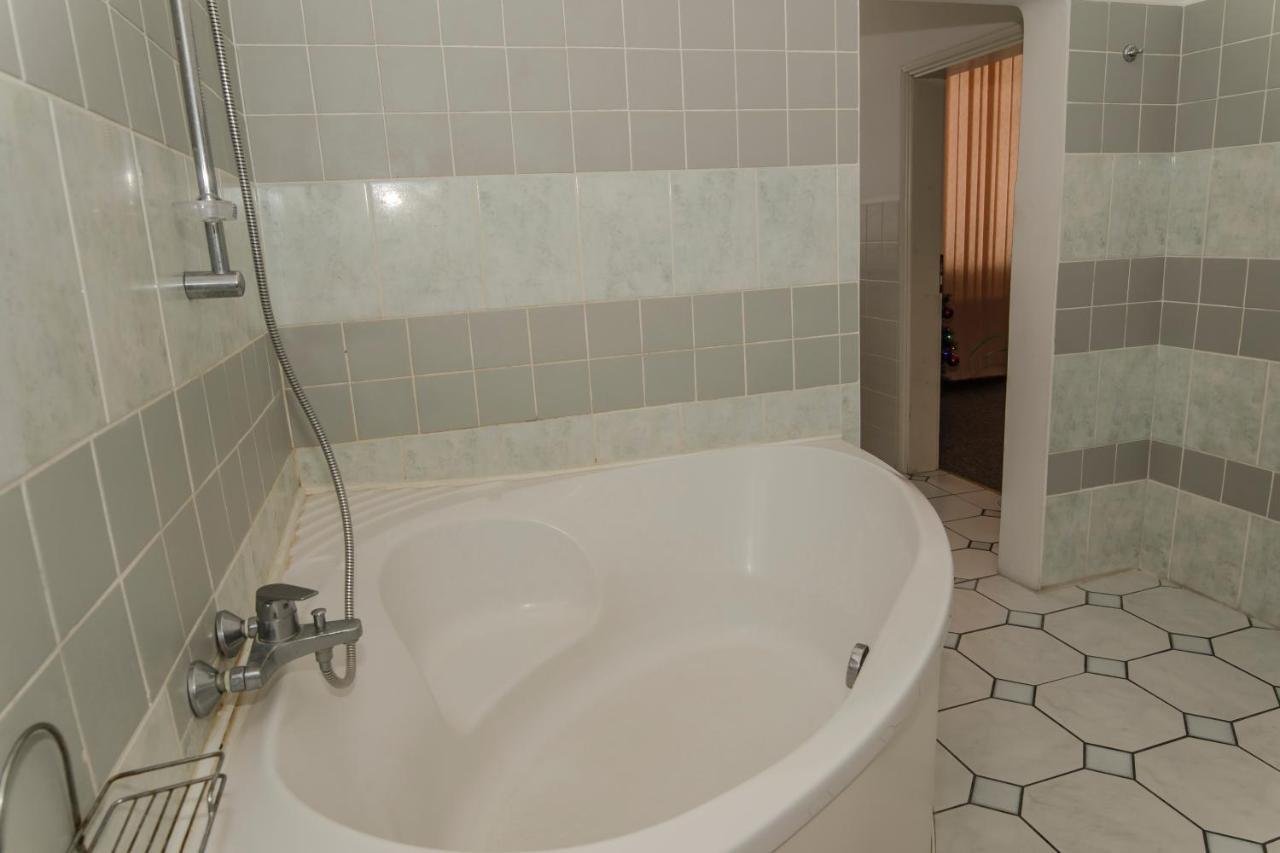 Отель "Экспресс" Zhytomyr Ngoại thất bức ảnh