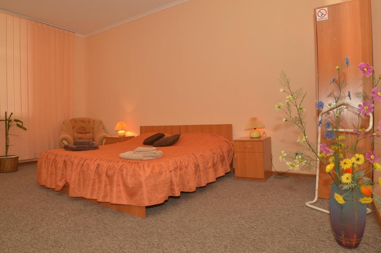Отель "Экспресс" Zhytomyr Ngoại thất bức ảnh